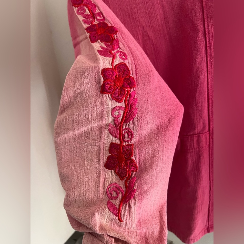 El Huarache Vintage Embroidered Pink Chef’s coat - Picture 4 of 5